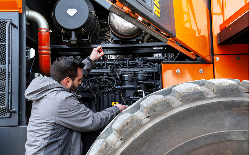 The Field-Proven Guide to Large Excavators for Construction and Mining
