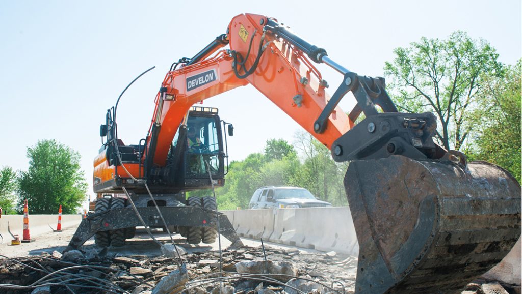 Maximizing Construction Efficiency: Practical Insights on Using Long Arm Excavators