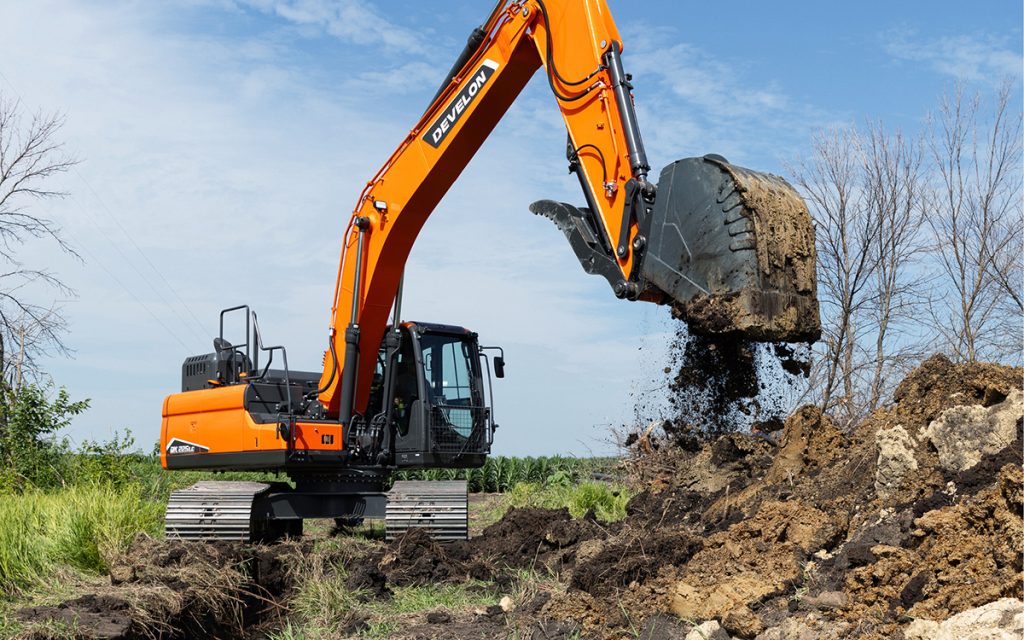 Excavator Engine Speed Drop: Causes, Overheating & Carbon Buildup